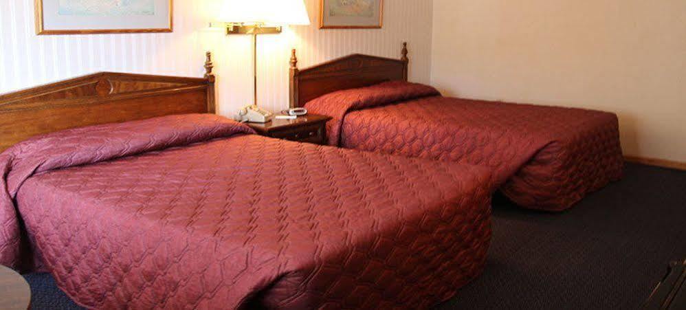 Iron Road Inn Элкинс Экстерьер фото